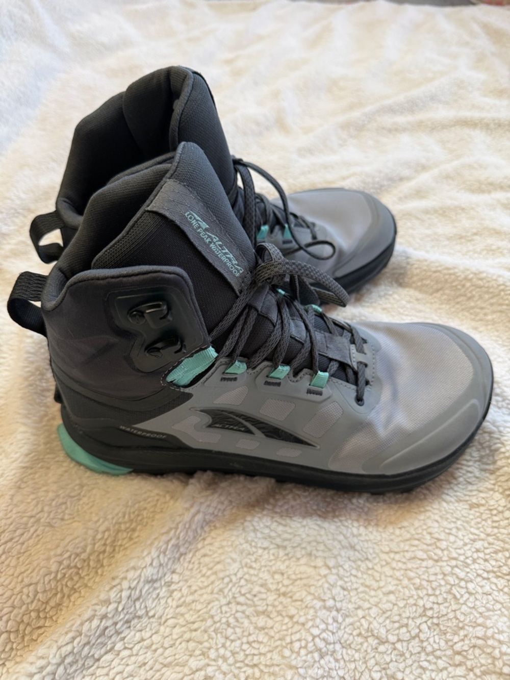Altra Women's Lone Peak 9 Waterproof Gray and Teal Hiking Boots - Excellent - Picture 3 of 17